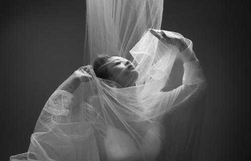 The girl who bound herself