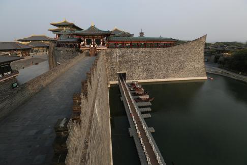 Visit the ancient city 3