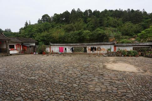 The house by the wall 2