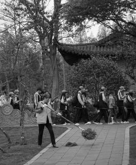 Sweep dust and pick up light 4