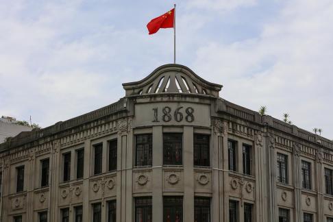 Gray toned floating growth 11