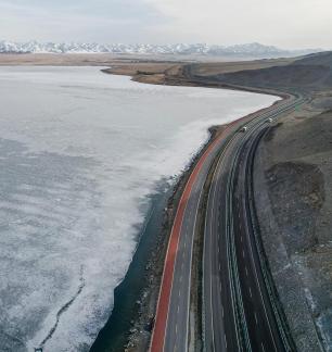 Winter frozen lake 5