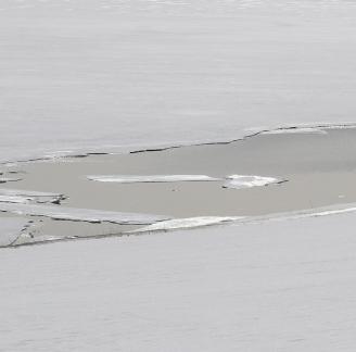 Snowy Lake scenery 12