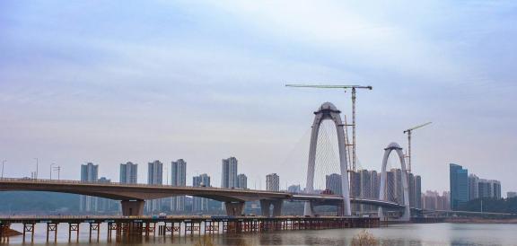 The bridge under construction 2