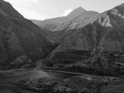 Mountains and waters intertwine 26