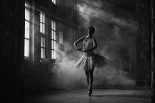 Stand up bw