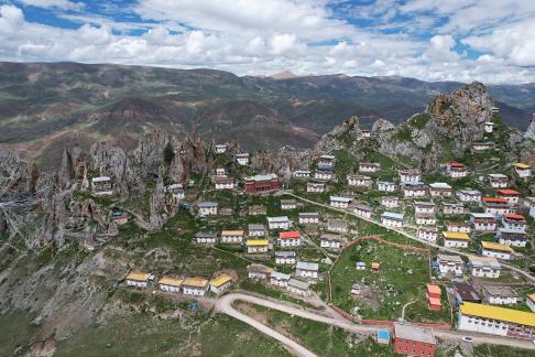 Colorful settlement 1