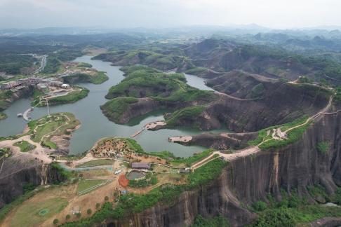 by the mountains and rivers 17