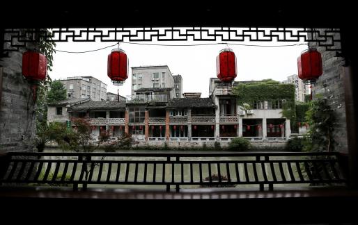 Light reflecting water charm 7