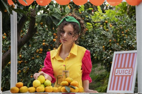 Tangerine seller-2
