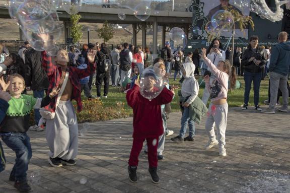 Children s happiness-3