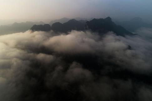Between Yunshan Mountains 6