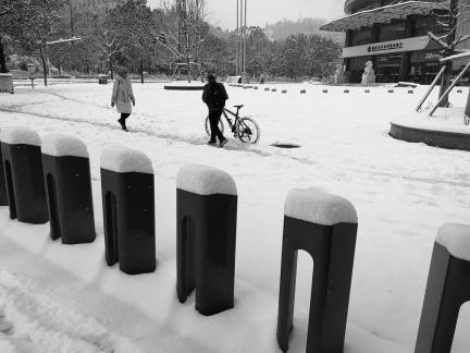 Snowy scenery 4