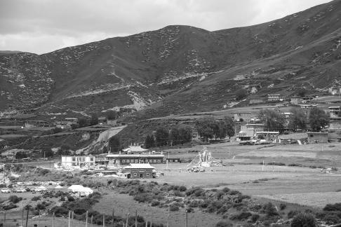 Mountain Dwelling Scene 14