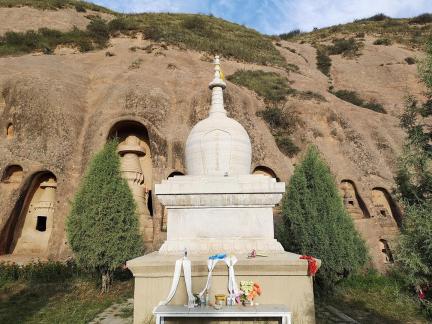 Horseshoe Thousand Buddha 6