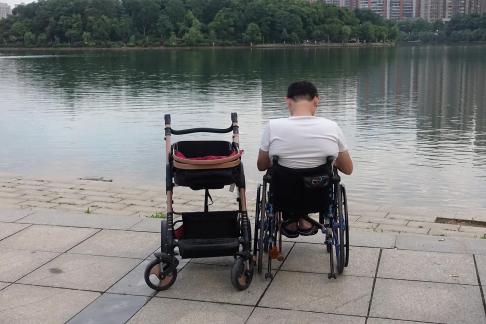 Silent by the lakeside 3