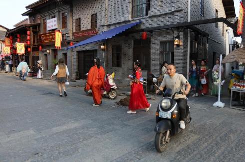 A glimpse of the market 17