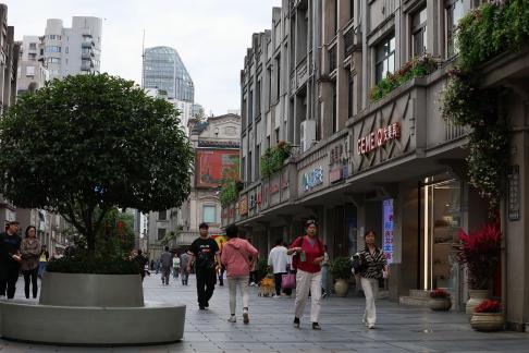 Gray toned floating growth 2