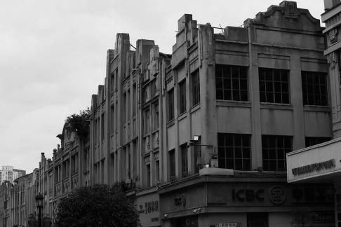 Gray toned floating growth 1