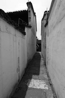 Under the tile flowing light 10