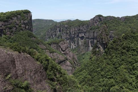 Green mountains are always here 1