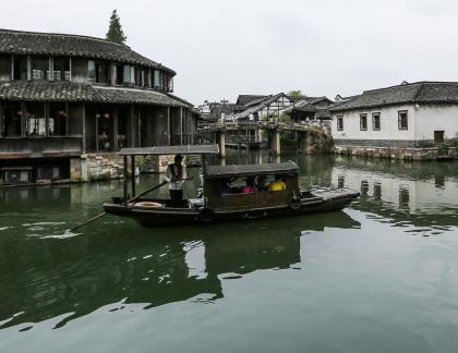 Singing on the green waves 7