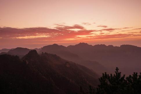 Between Yunshan Mountains 23