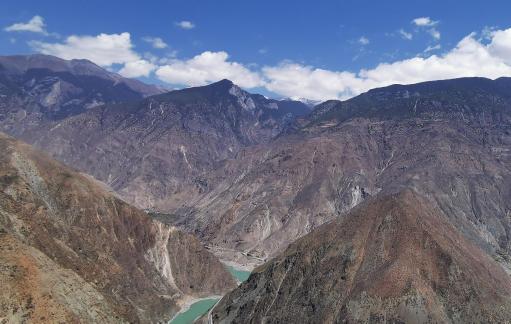 Mountains and waters intertwine 11