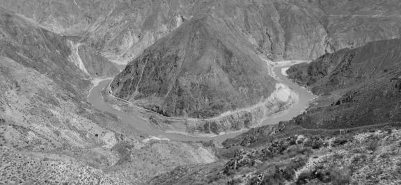 Mountains and waters intertwine 13