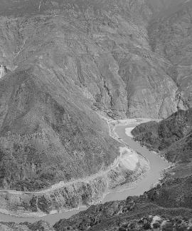 Mountains and waters intertwine 15