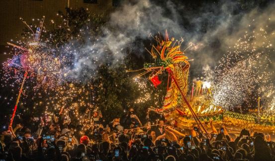 Fire dragon dance