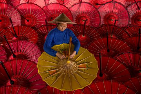 The red paper umbrella