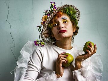 Lady with apples
