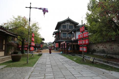 Visit the ancient city 49