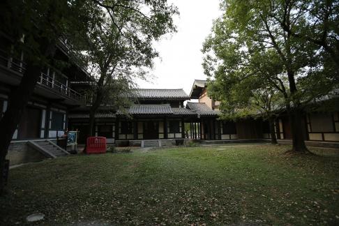 Visit the ancient city 51