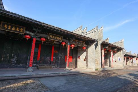 Between blue and white 3