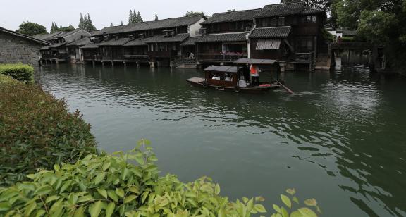 Singing on the green waves 26