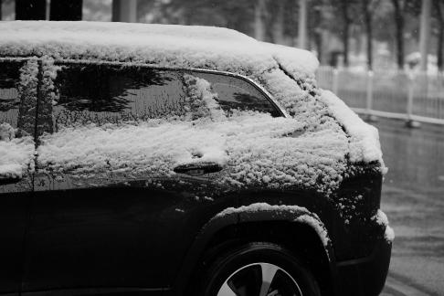 Snowflakes Dancing in the World 35
