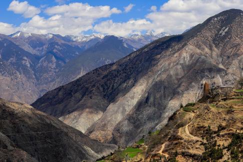 Scale of Mountains and Rivers 38