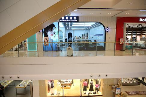 Strolling around the mall 29