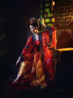 Lady In Red Dominant 159