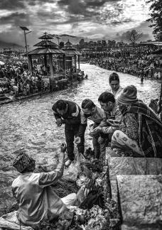 Kuse Aunsi at Bagmati River