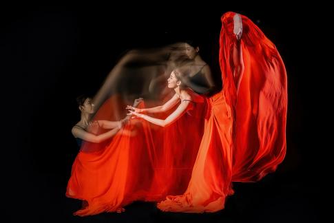 Phantom Dance of Light