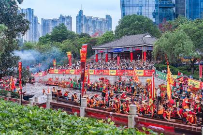 Traditionai Dragon Boat Culture