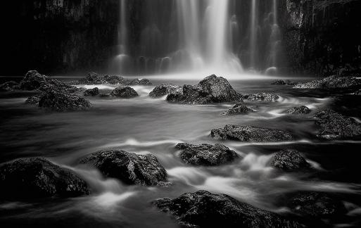 Flowing water and reefs