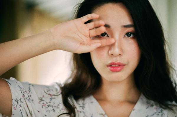 Eyes contact in film 