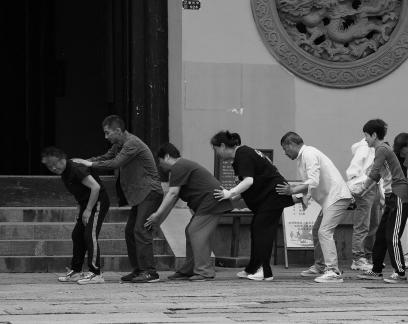 Traveling together in groups 9