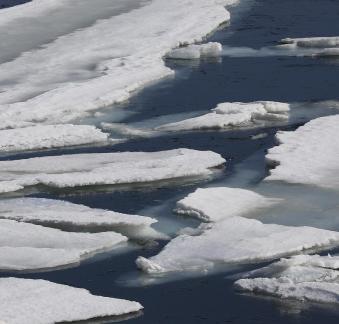 Snowy Lake scenery 25