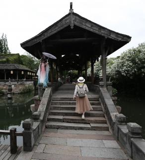 Time steps slowly 23