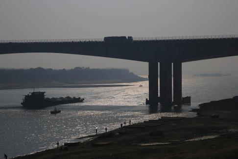 Long bridge spanning the waves 1